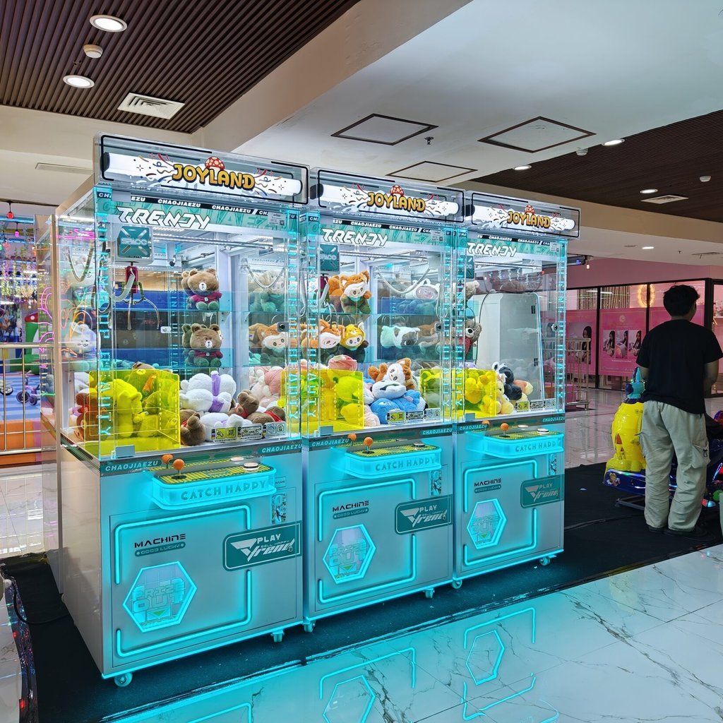 Joyland Claw Machine